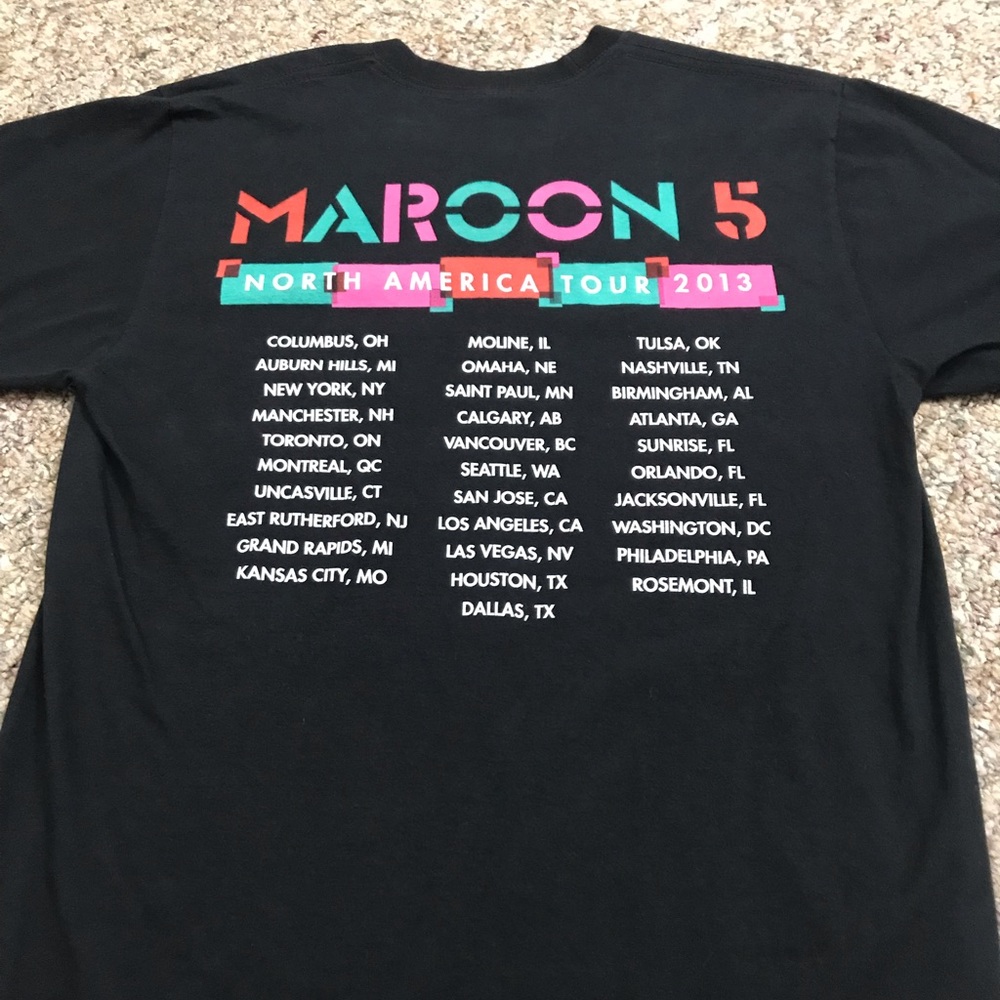 🎸 ‘13 Maroon 5 Maroon Five Band World Tour Columned Colors Tee Shirt - Picture 3 of 14